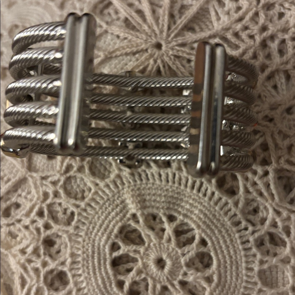 Gorgeous silver plate cable cuff bracelet with multi colored stones. - Picture 6 of 11